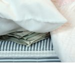 Почти половина россиян откладывает деньги на «черный день» Почти половина россиян откладывает деньги на «черный день»