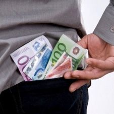Кризис изменил отношение молодежи к деньгам, но не умерил карьерные амбиции