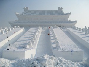 Snezhnye i ledjanye gorodki