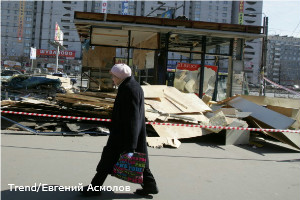Россия, Санкт-Петербург. Снос торговых павильонов. Снос и демонтаж торговых павильонов у станции метро "Проспект Просвещения". Россия, Санкт-Петербург. Снос торговых павильонов. Снос и демонтаж торговых павильонов у станции метро "Проспект Просвещения".