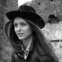 Анна Антонова: Мне нравится помогать людям меняться и лучше выглядеть Анна Антонова: Мне нравится помогать людям меняться и лучше выглядеть