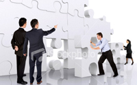 Фото:http://russki.istockphoto.com/file_closeup/who/clothing_types/business_wear/3039589_business_teamwork_businessmen_making_a_puzzle.php?id=3039589